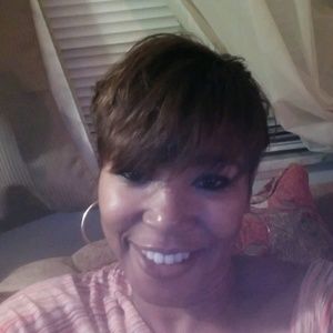 Meet your Posher, Pamela